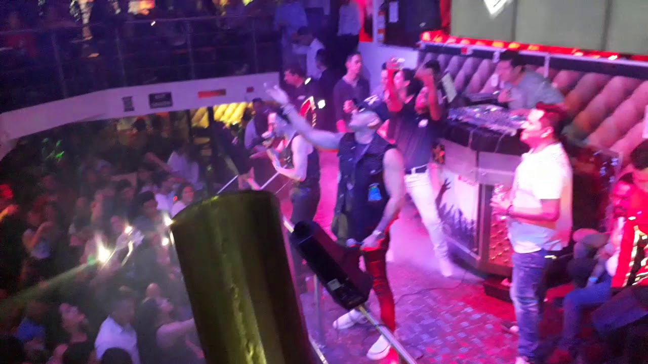 DOBLES DE WISIN Y YANDEL LOS MEJORES CANTANDO EN VIVO