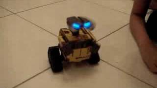 Wall-E can sing