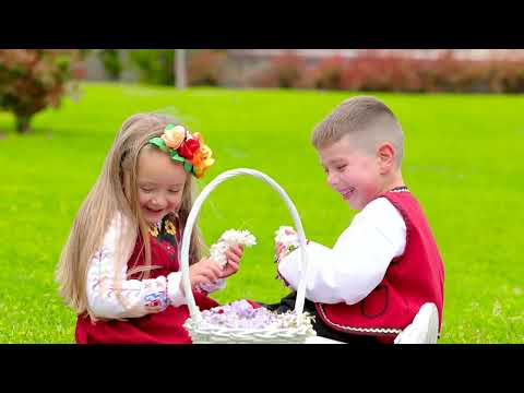 Smiling and happy children - 4К @CanonEurope