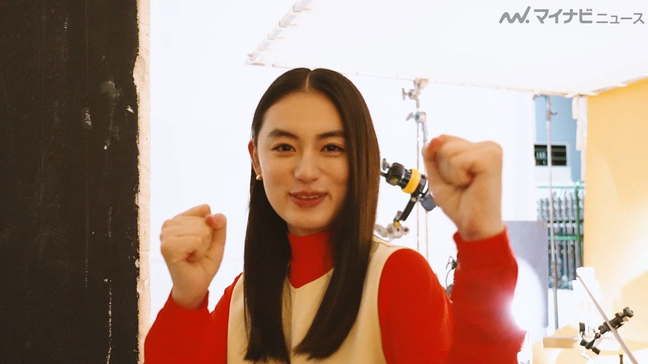 八木莉可子、「恥ずかしい…」照れながらファミチキの商品カット撮影に挑戦！ファミリーマート新CM『濃厚チーズinファミチキ 絶対うまいじゃん。』編＆メイキング＆インタビュー公開