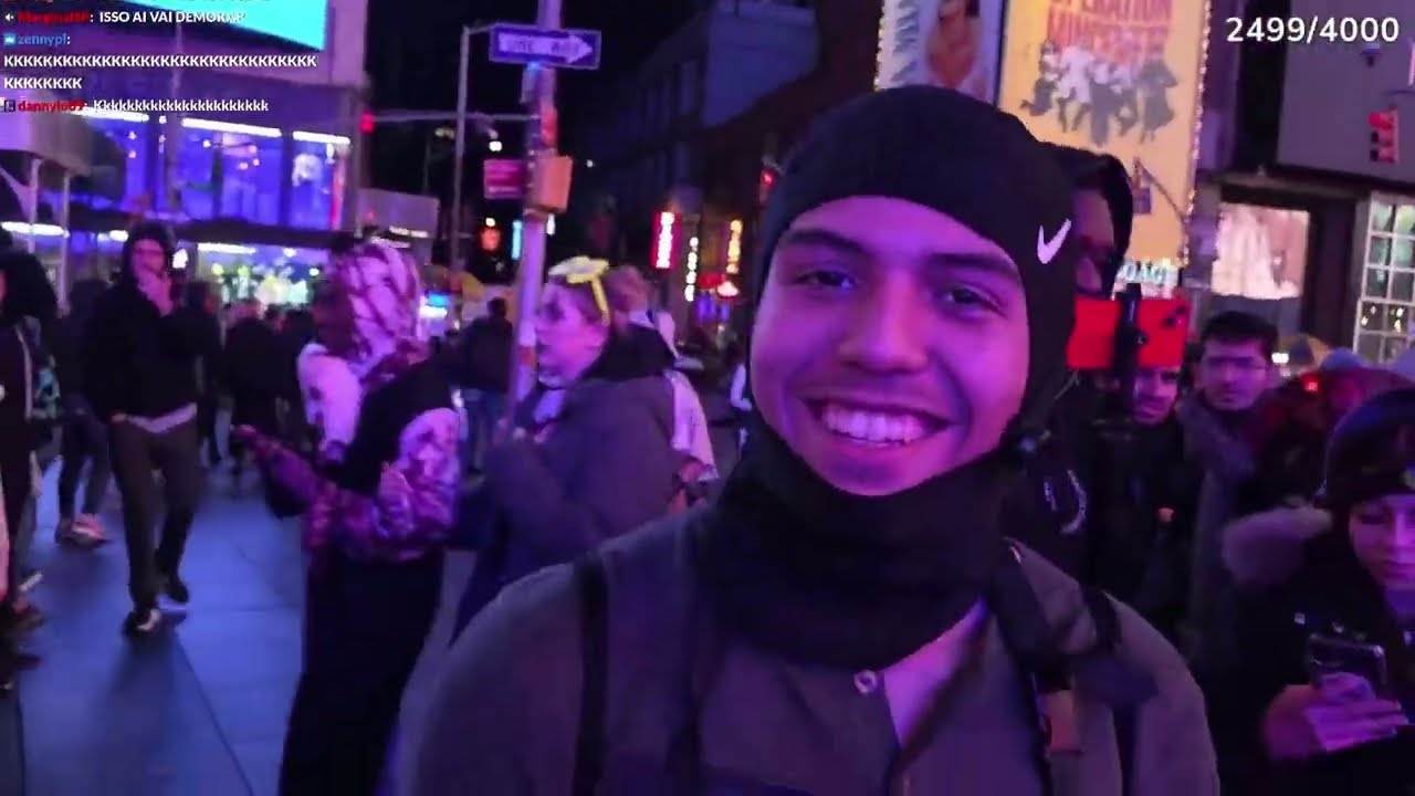 FANS LOSE CONTROL WHEN TOTA & LICENSE ARRIVE IN TIMES SQUARE! 👀🗽