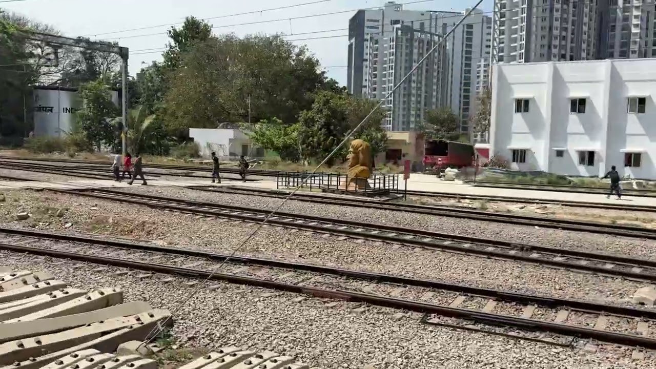 Approaching Yeshwantpur Railway 🚃 Station 🚉 #bangalore #yeshwanthpur 