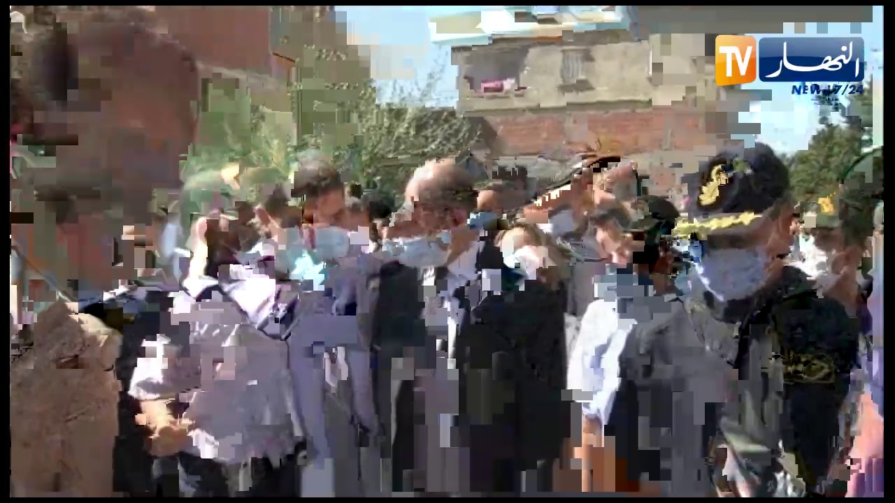 لحظة وصول وزير الداخلية لمكان وقوع الهزة الأرضية بولاية ميلة