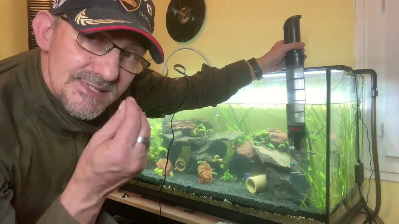 Episode N°13 Compétition entre deux aspirateur pour aquarium    Qui sortira vainqueur?