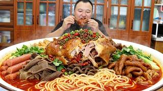 A-Qiang cooks several packs of luosifen at home, paired with Sichuan peppercorn chicken. heavenly!
