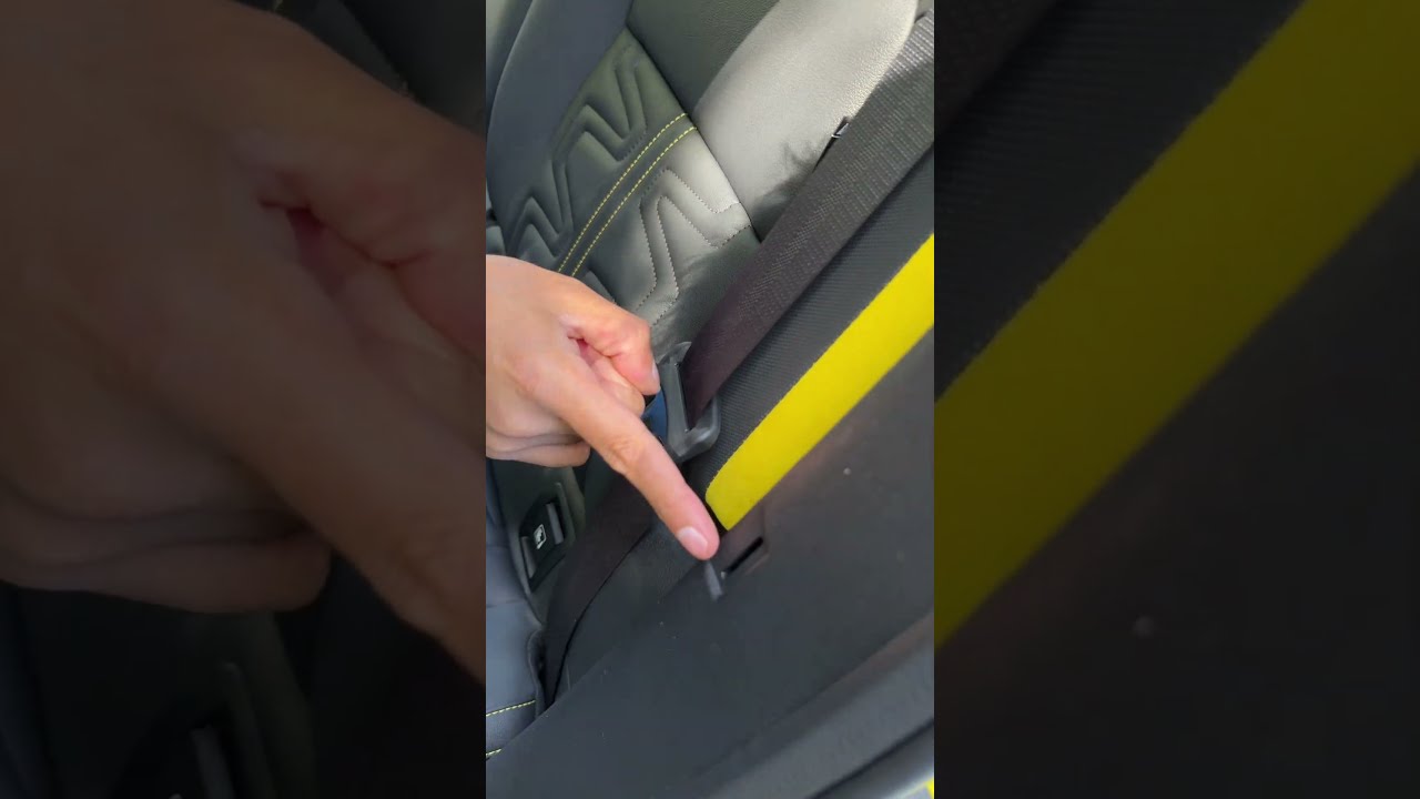 Nice Solution For The Rear Seat Belts In New Nissan Juke Shorts