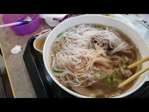 Headless Chicken Eats: First Markham Place Food Court - More then just Chinese food here...