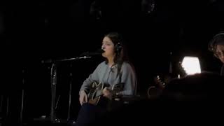 Lizzy McAlpine and band performing Doomsday on the Older Tour Manchester