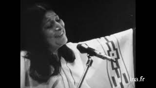 Mercedes Sosa - Por el fusil y la flor (noticiario ICAIC 10.06.1975)