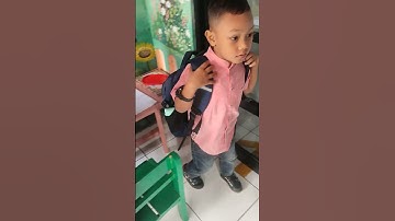 Pertama masuk sekolah di TK Papanggo