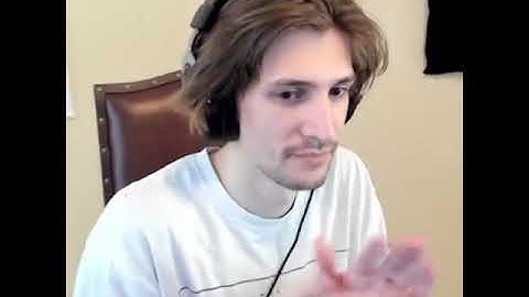 @xqcow1 tries to beat Tenz on @aimlab 😂🤣