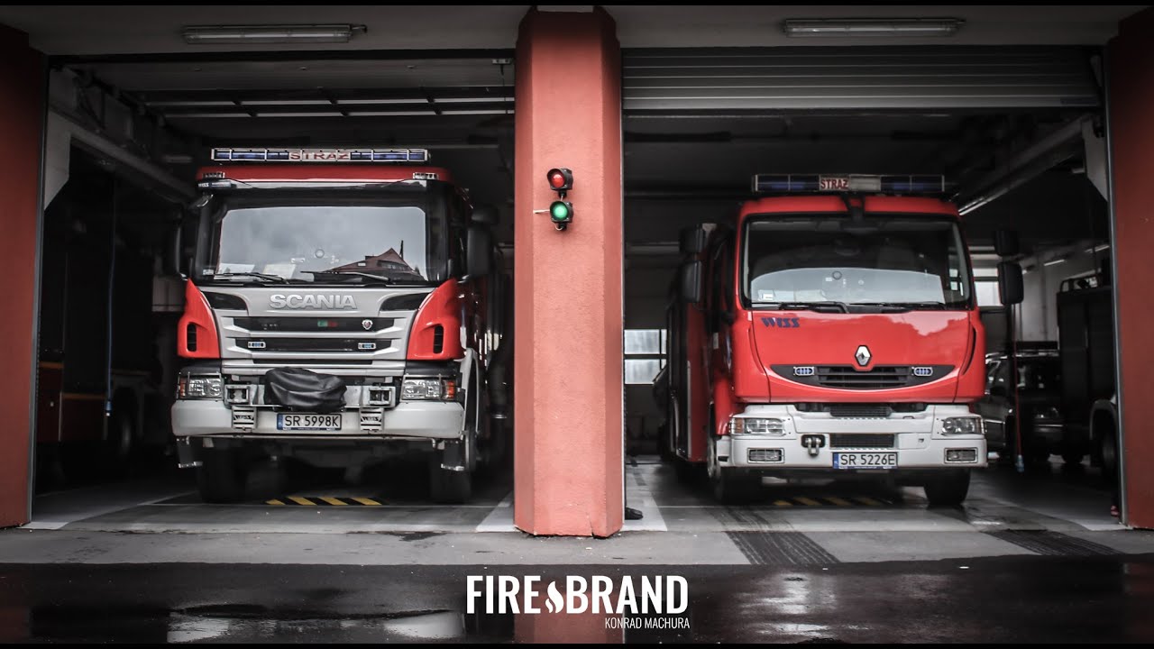 Wizyta w KM PSP Rybnik - prezentacja wyposażenia, spacer po garażach jednostki wraz z komentarzem