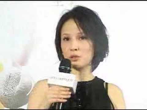 楊乃文出席植村秀頂級潔顏油上市記者會