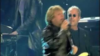 Bon Jovi - Livin' On A Prayer & You Give Love A Bad Name [Live]