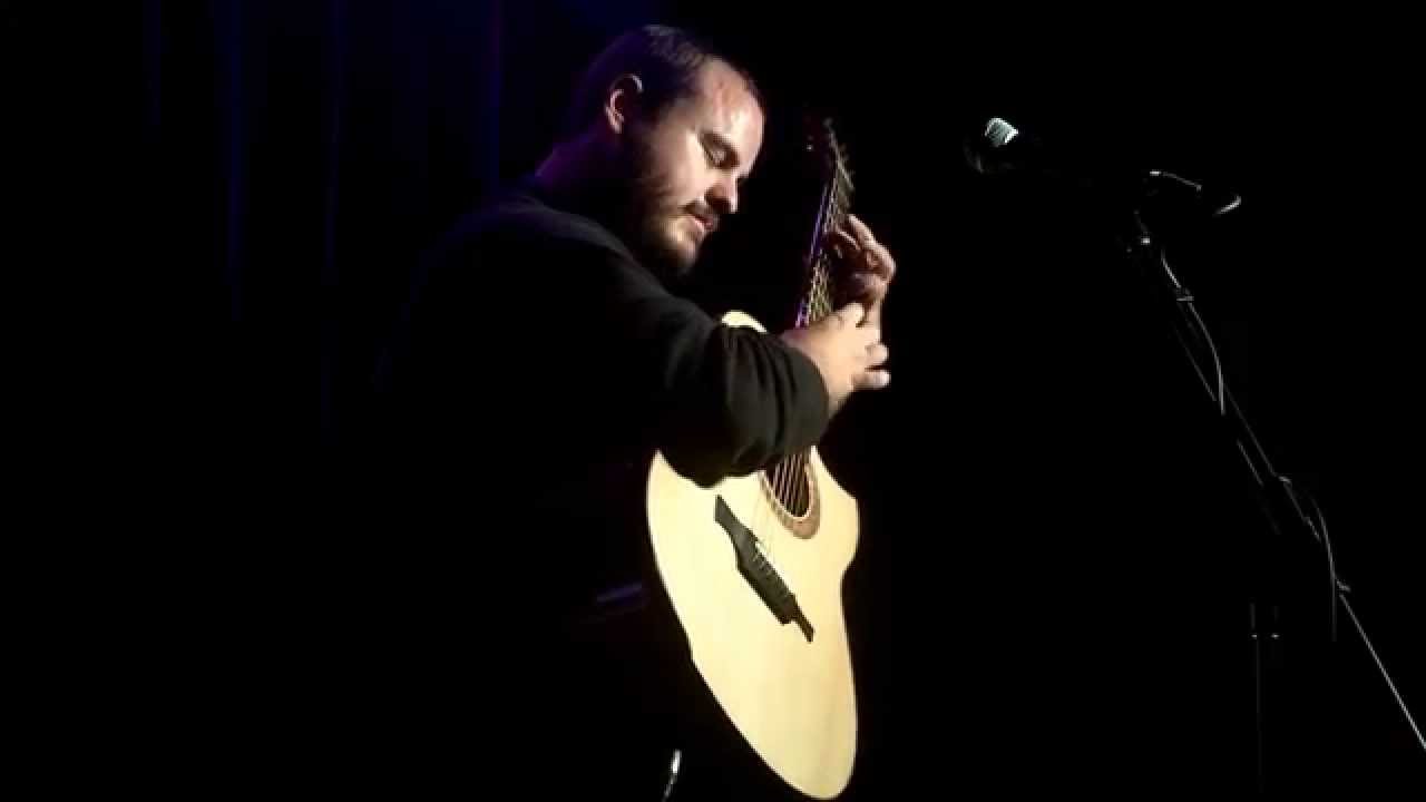 Andy McKee Joyland - YouTube