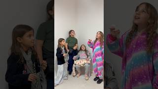 Elas na casa da tia Emili....😱😅 #humor #amigas #brincadeira #curiosidades #irmãzinha
