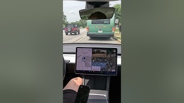 🚌bus fail🥲 #shorts #tesla  #elonmusk #tech #technology #autopilot #fsdbeta
