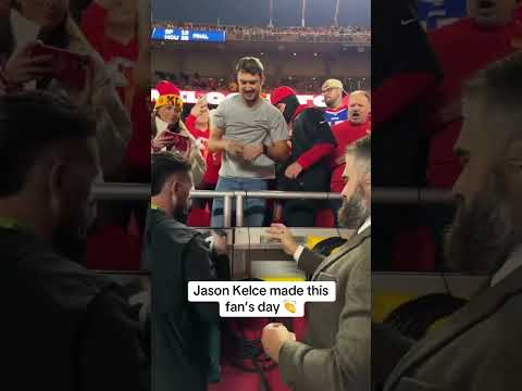 Jason Kelce signed his Eagles jersey ahead of Commanders-Chiefs 🔥
