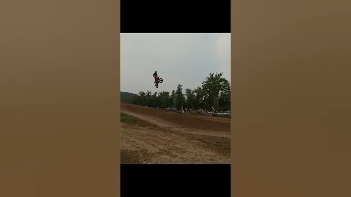 ryno sending the 1986 CR250r at lorrettas 21'