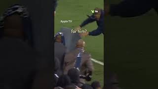 MLSサッカーの大規模試合中にアライグマがピッチを駆け抜ける #football #shorts screenshot 5