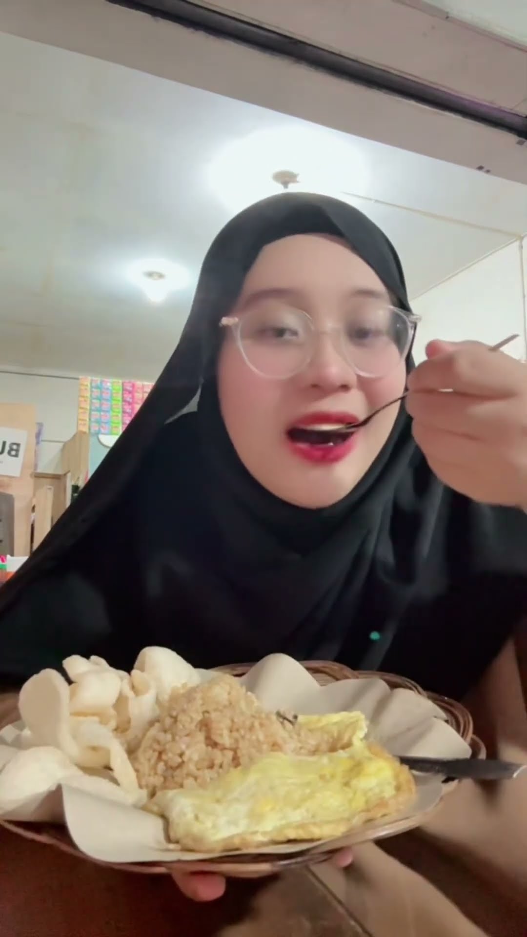 MAKAN NASI GORENG MALEM-MALEM