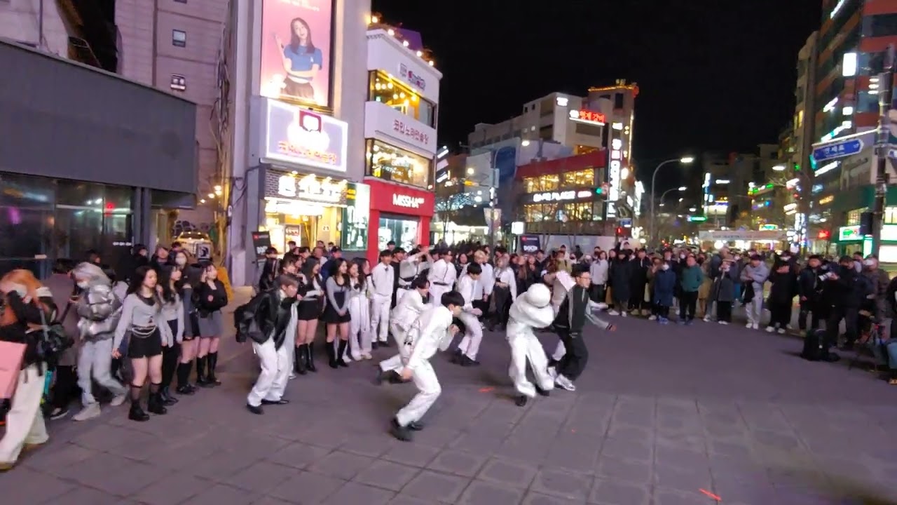 [STREET ARTIST] 4×4 STUDIO. RED CREW & MAJESTY. SINCHON BUSKING & FILMING. RANDOM DANCE. 230225.