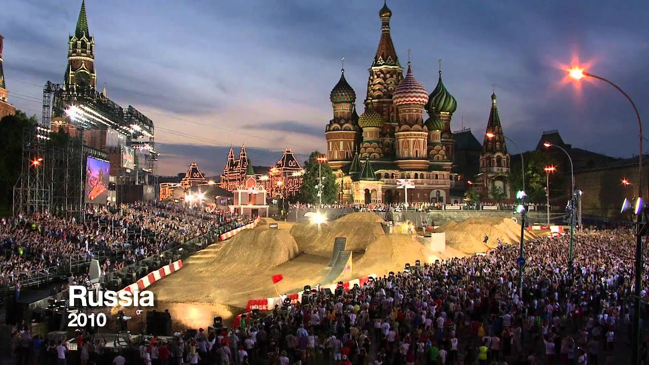 Россия 2010 е. Red bull x Fighters Москва. Москва в 2010-е. Красная площадь 2010 год. Москва красная площадь 2010.