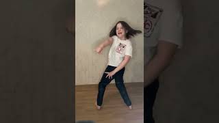 Schoolgirl Dancing | Rawal Feeling