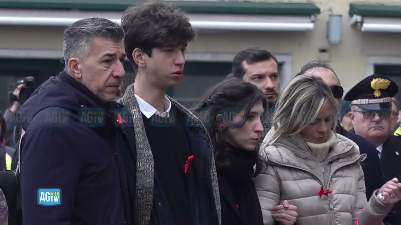Funerale Giulia Cecchettin, l'arrivo del feretro nella basilica di Santa Giustina