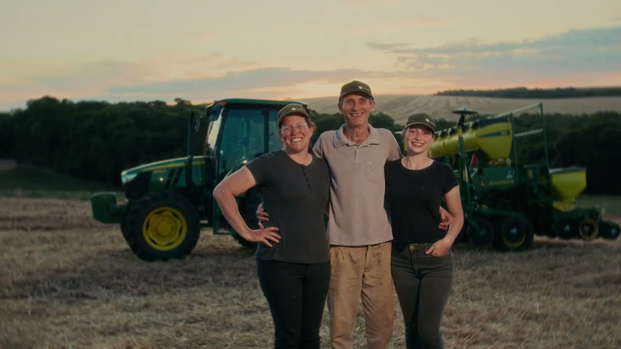 É agora. É John Deere. É Trator 5000!