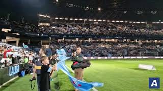 Balaídos canta el himno del Celta rodeado de un juego de luces