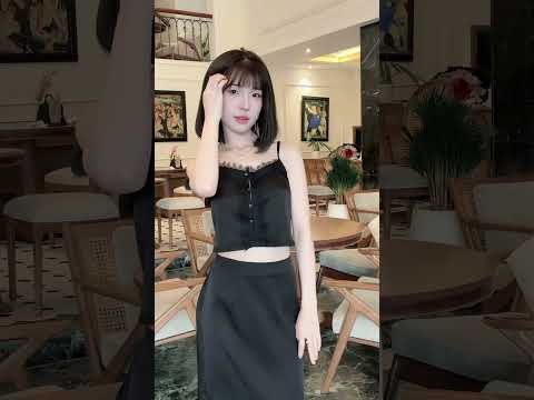 “Quietly confident. Naturally you.” 🖤

#xuhuong #toptrending #thoitrang