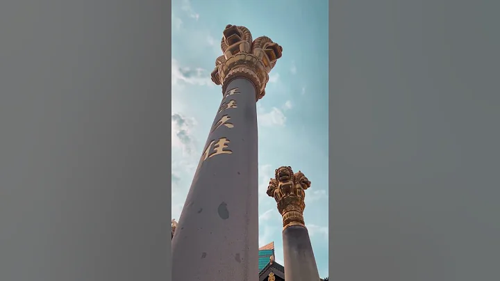 #上海静安寺 又称静安古寺，上海Zui 土豪的寺庙，造价28亿，地皮30亿，屋檐房顶配饰，全部由金箔黄金打造，估计主持开的车也不错 - 天天要闻
