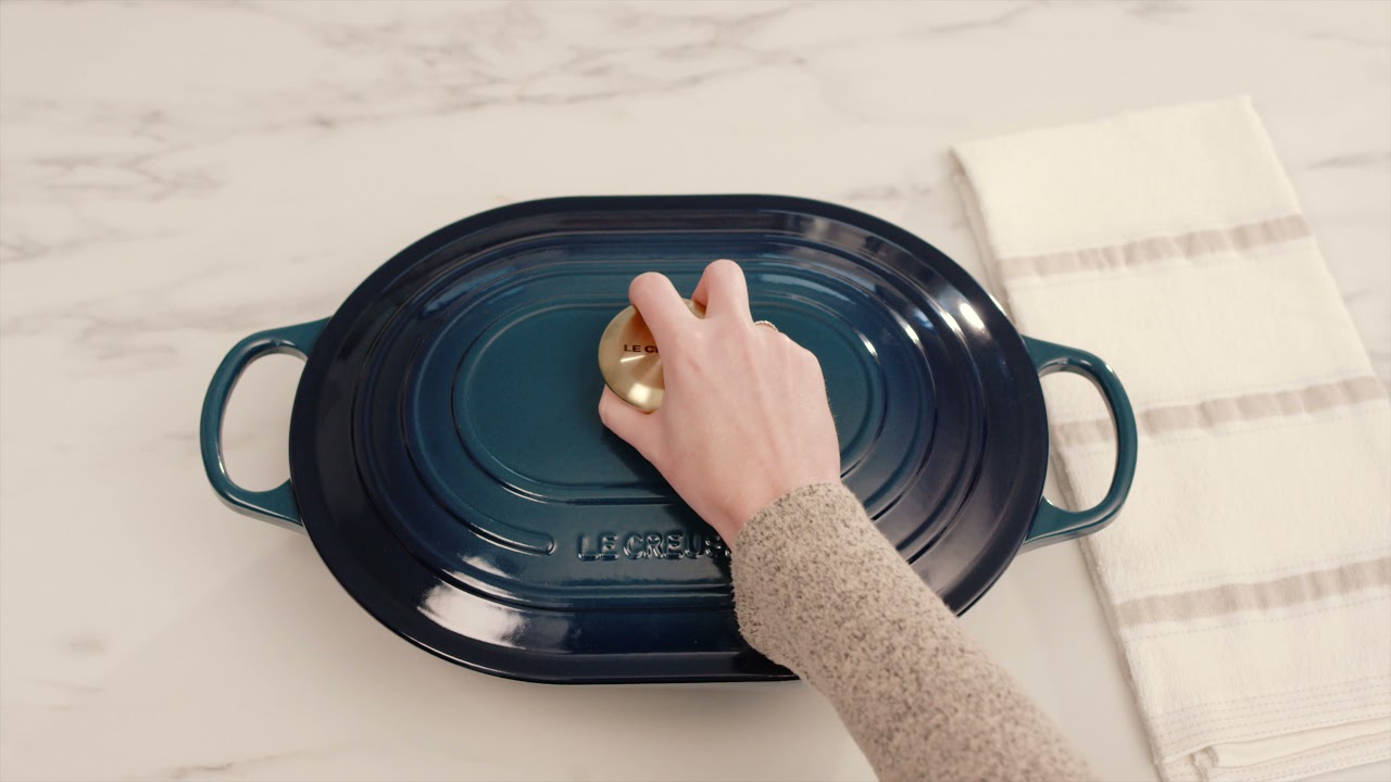 Signature Oval Casserole | Le Creuset®