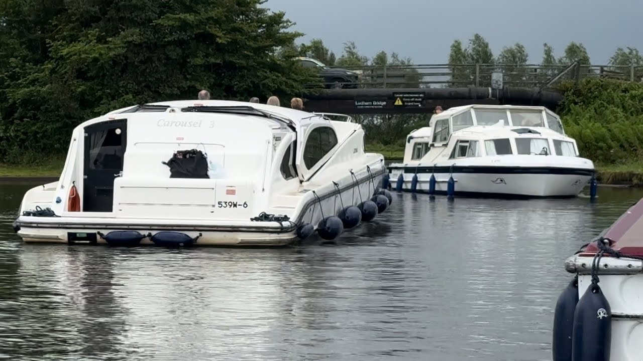 A busy Saturday afternoon and one angry boater! #ludhambridge