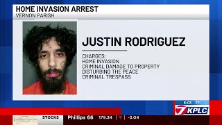 Neighbor holds suspected home intruder at gunpoint after he was found sitting at elderly woman’s...