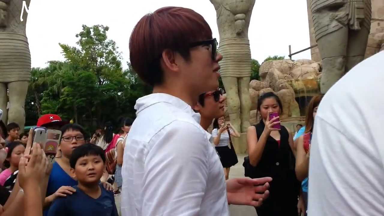 130907 Heechul at USS after Mummy ride