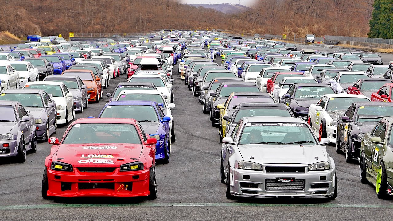 Iconic R34 Skyline GT-R Meets All-New R36 Nissan GT-R Heir - In a