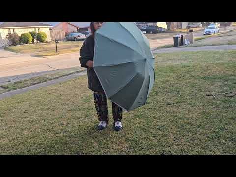 Auto Open Reverse Umbrella | Amazon Rain Gear Review