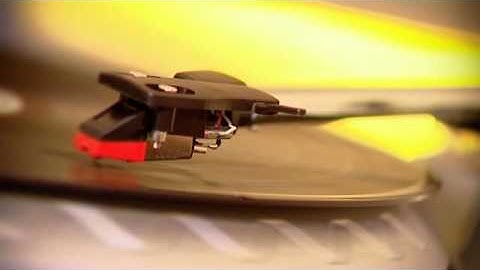 Neostar Vinyl2CD USB Turntable