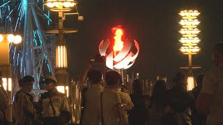 臨海部聖火台に見物客 競技場は開会式後消火