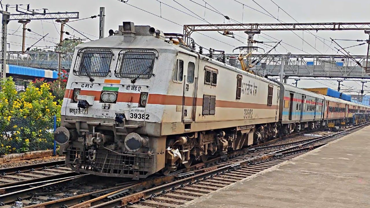 PUSH PULL Janmabhoomi Express | Arrival & Departure From Vijayawada | Lingampalli to Vishakapatnam