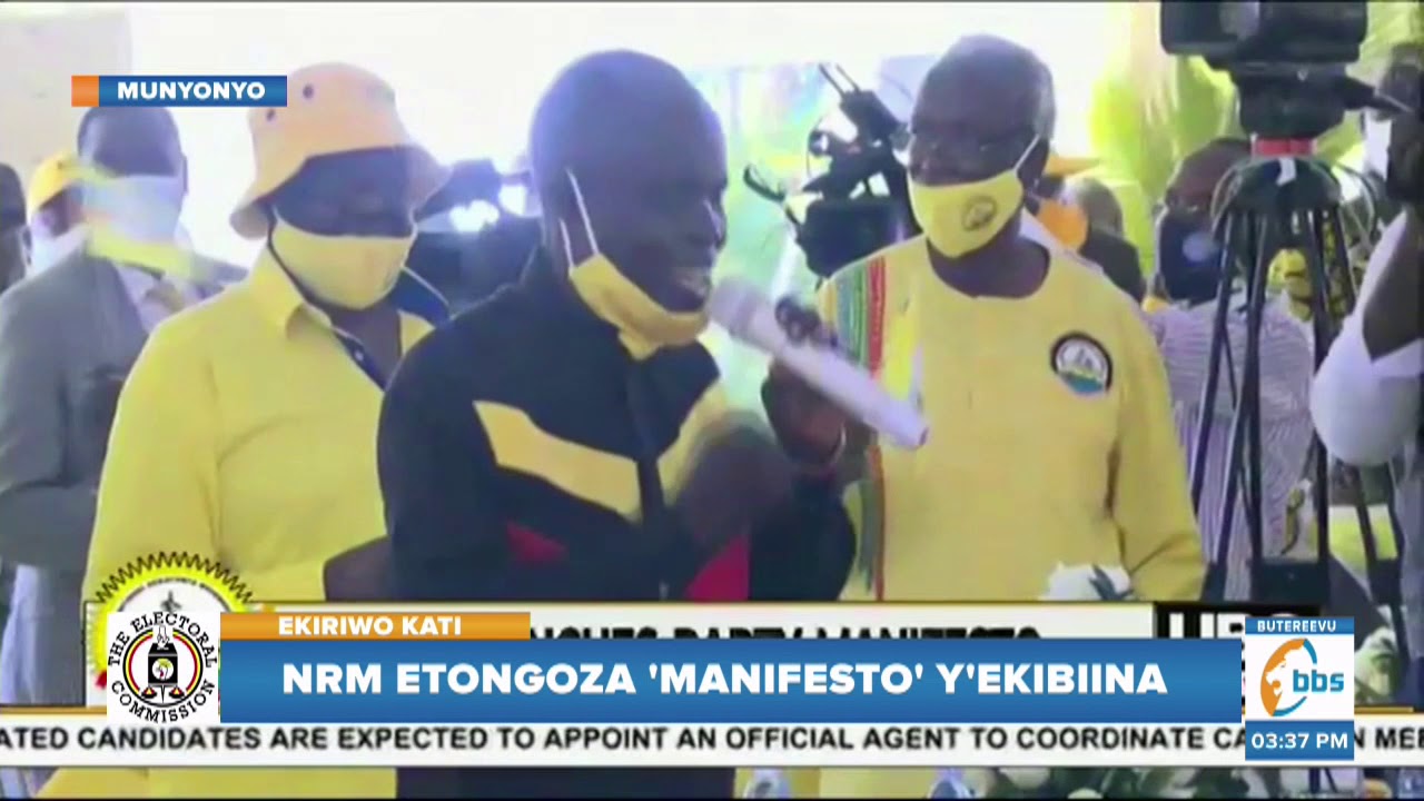 Ronald Mayinja performs MZEE AKALULU KAKO hit at NRM manifesto excites Museveni