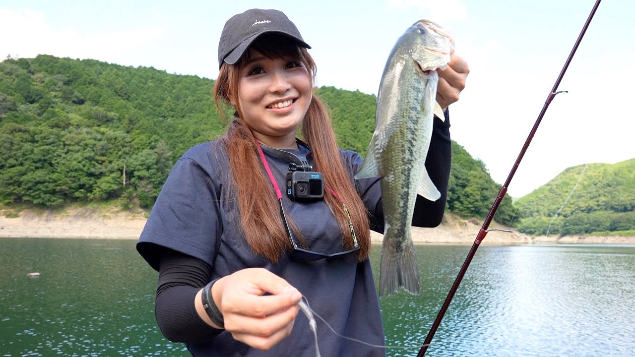 A woman who catches fish one after another! - YouTube