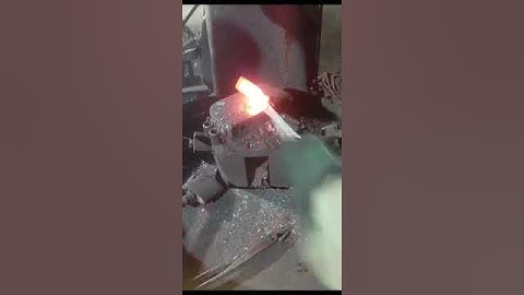Forging of Railroad Metal for Axes. ✌🏿 #axe #hatchets #handaxe #viral #viralvideo #forging #forge