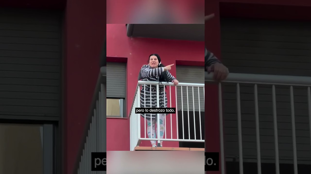 Así ha sido la discusión de una  mujer con Albiol desde un piso ocupado en el barrio del Remei