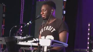 Afriy David Uk' leads powerful praise & performs Tim Godfrey's Onaga at Breakout 19