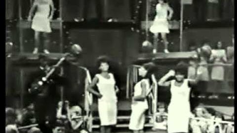 Da Doo Ron Ron Live version - Live performance video thumbnail