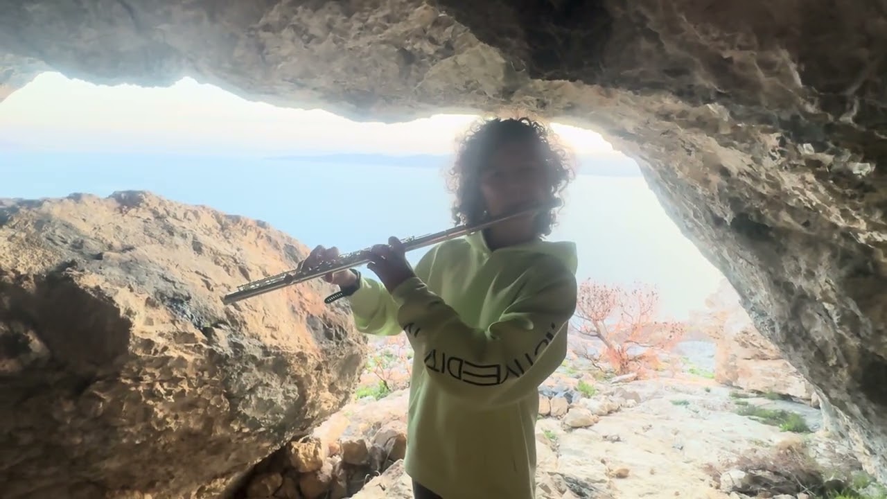 7.3.2026. Emil Jones svira Greensleeves u Lisičjoj pećini iznad Marušića  / Flute in Lisičja Cave