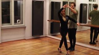 Claudia and Gernot teaching Walkthrough Salsa New York Style